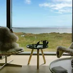 Beautiful In With House Sea View Nyaraló Borhaug